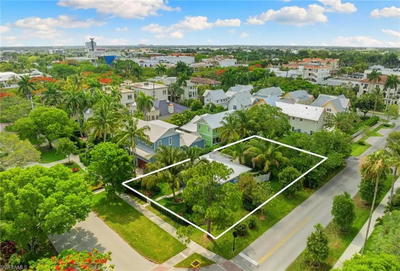 510 3rd AVE, NAPLES, Florida 34102, 2 Bedrooms Bedrooms, ,2 BathroomsBathrooms,Residential,For Sale,3rd,224043534